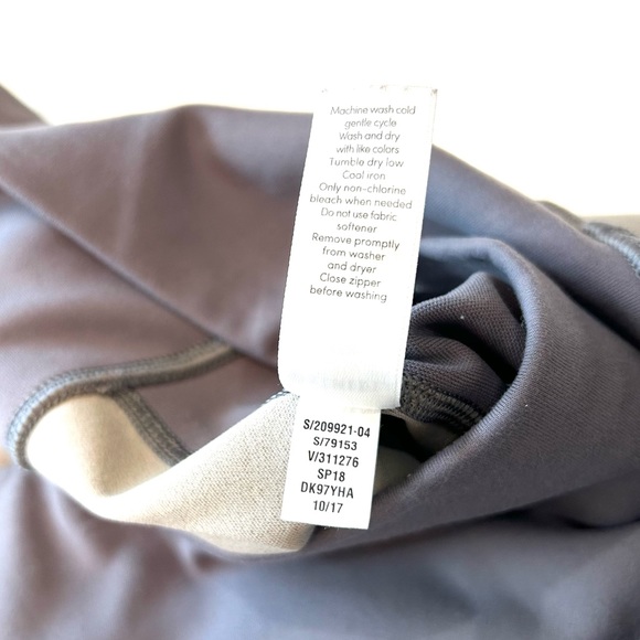 Athleta Colorblock Up For Anything 7/8 tight grey and white leggings - Picture 4 of 11